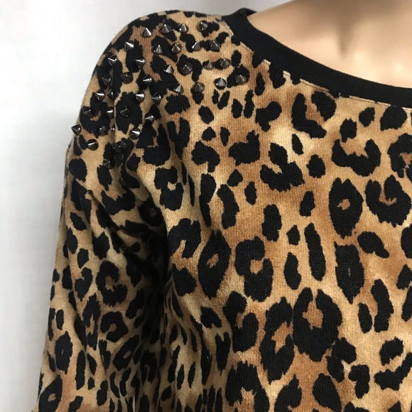 😳SALE😳F21 Animal Print Sweater w/studs. Small - Picture 3 of 5